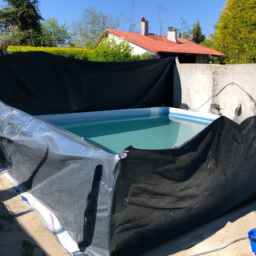 Accessoires et Produits d'Entretien : Astuces et Solutions pour une Piscine Impeccable Cugnaux